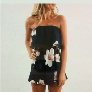 Navy blue floral romper!! For spring & summer!